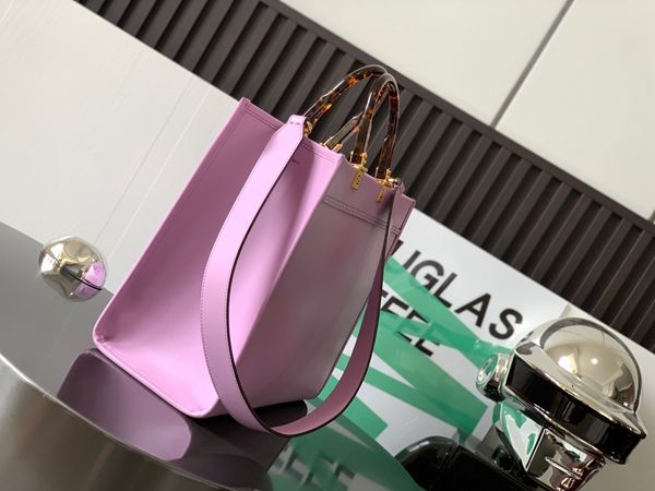 スーパーコピーブランドバッグ背面デザイン